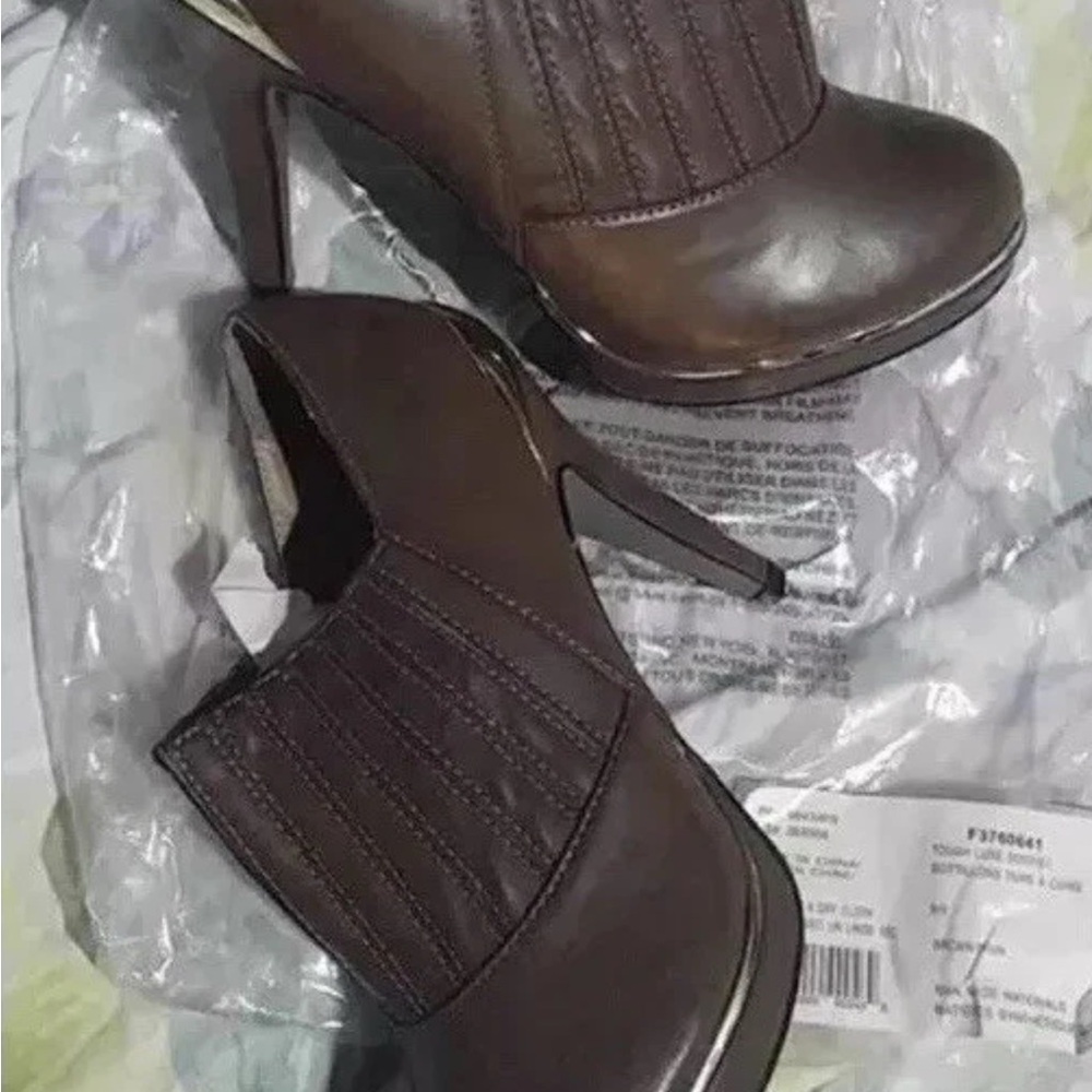 BROWN LEATHER BOOTIES GOLD TRIM-SIZE size 9 SEXY